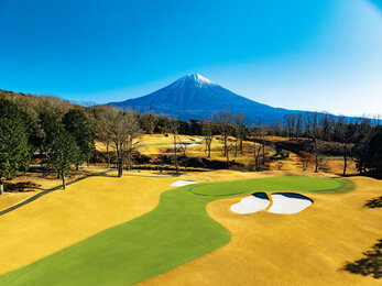 富士山の圧倒的存在感を感じられる「西富士ゴルフ倶楽部」