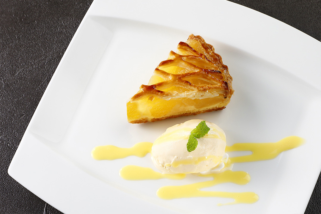 アップルパイ バニラアイス添え